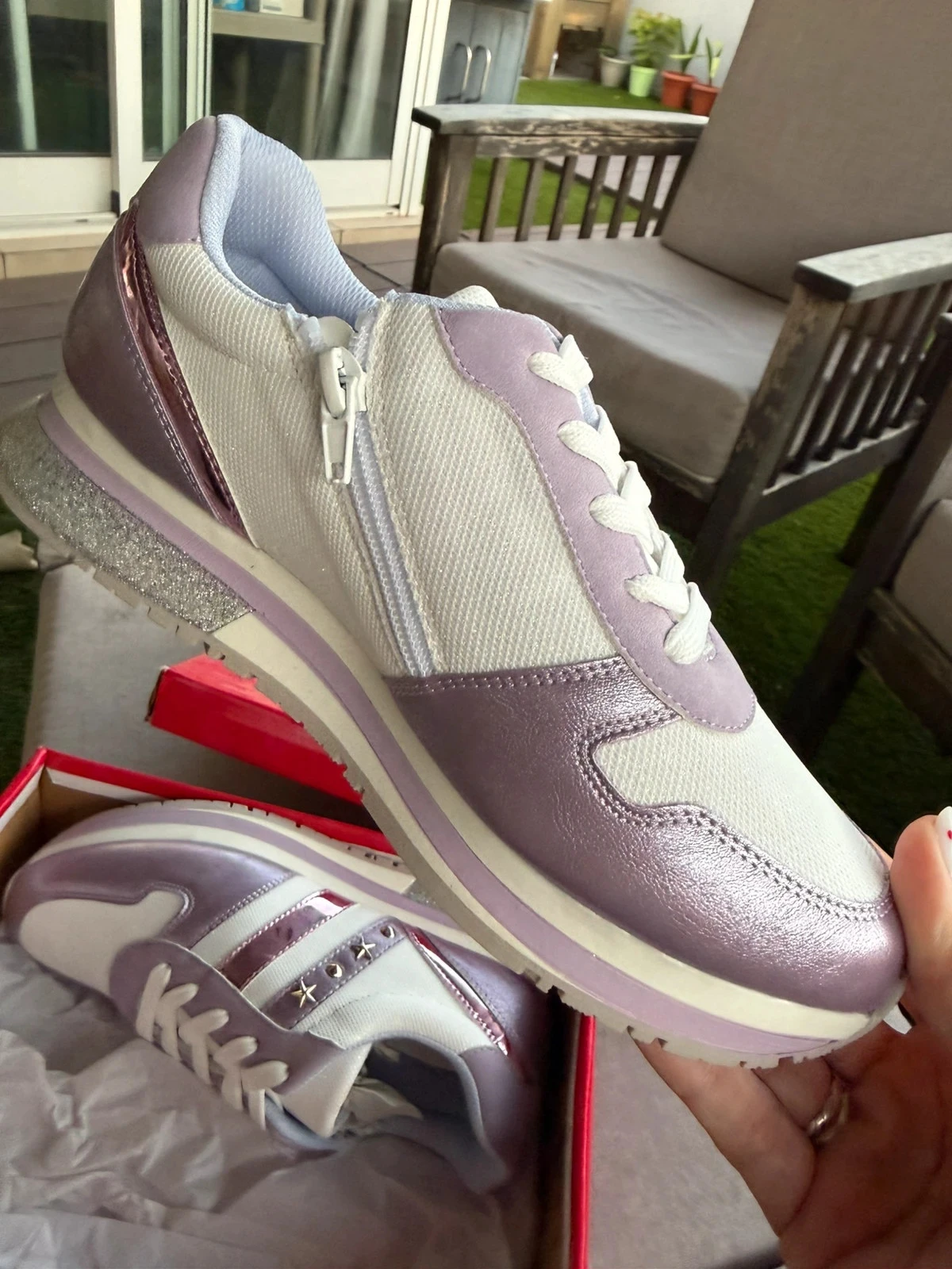 Lila en witte sportschoenen met glitterende details – photo 7